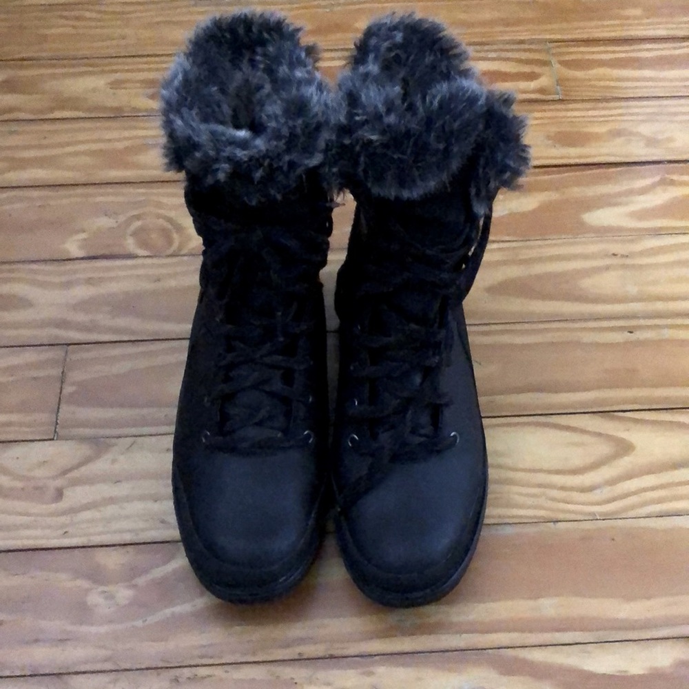 Women’s boot: Merrell Tremblant Ezra Lace Waterproof Ice+ Black 8.  Worn once